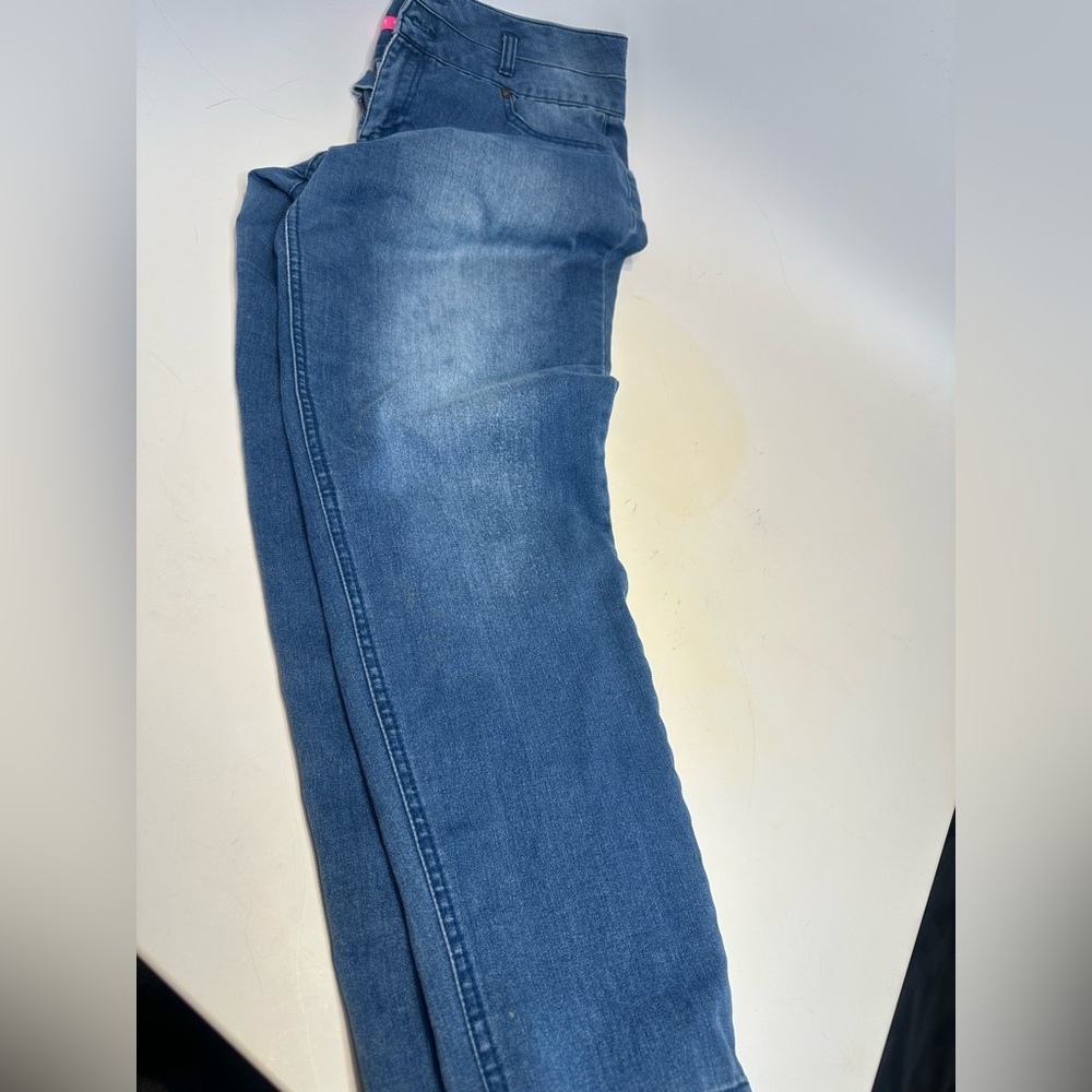 Jr size legging jeans 13 zipper and button in front, back pockets. super cute - Picture 3 of 9